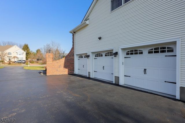 26 Davenport Way, Hillsborough Twp., NJ 08844