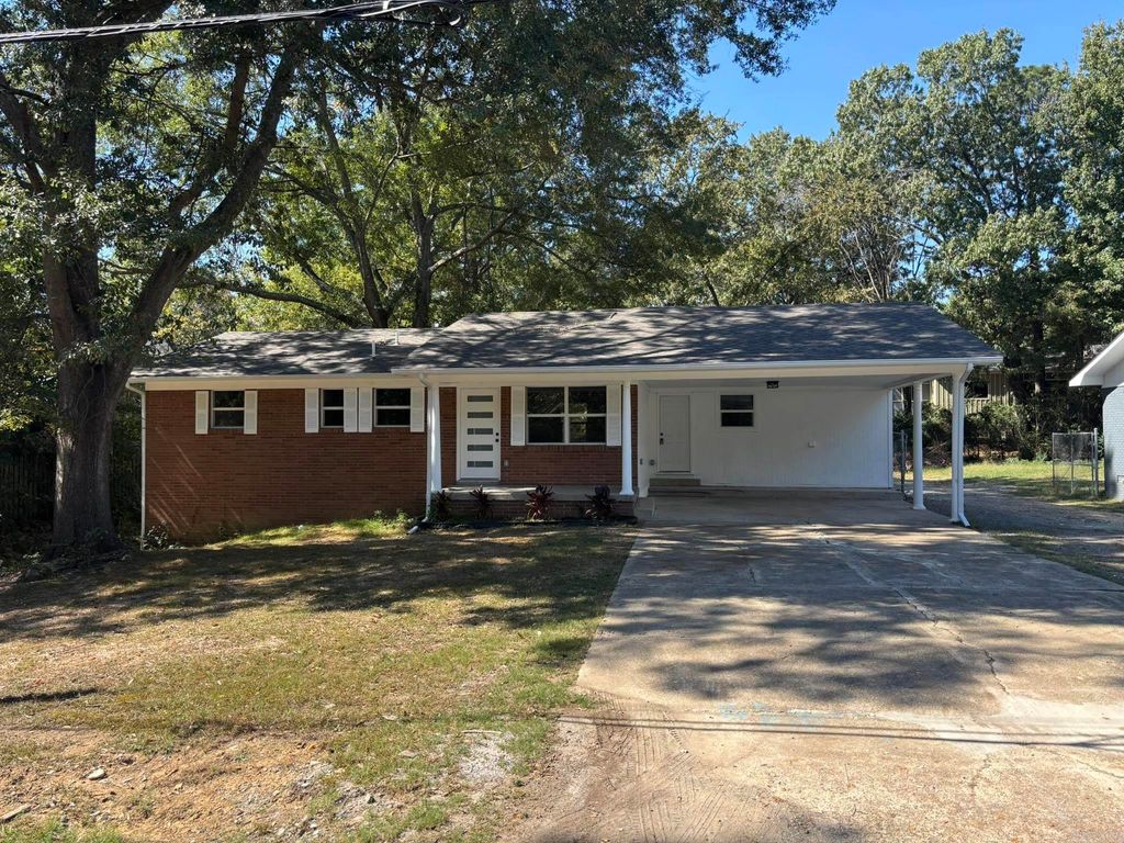 8616 Dreher Ln, Little Rock, AR 72209