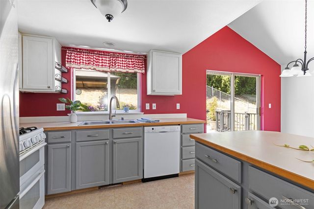 7331 NE Morning View Avenue, Bremerton, WA 98311