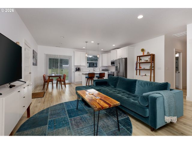 252 ESTABROOK Rd, Carson, WA 98610