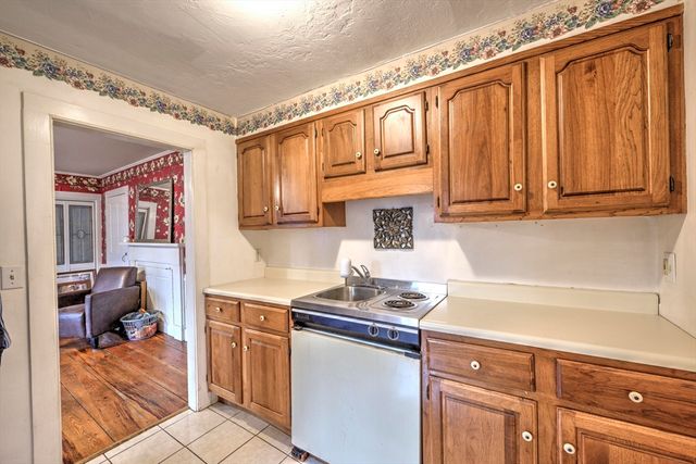 474 Valley Road, Barre, MA 01005