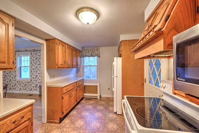 474 Valley Road, Barre, MA 01005