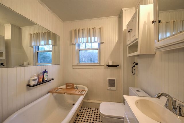 474 Valley Road, Barre, MA 01005