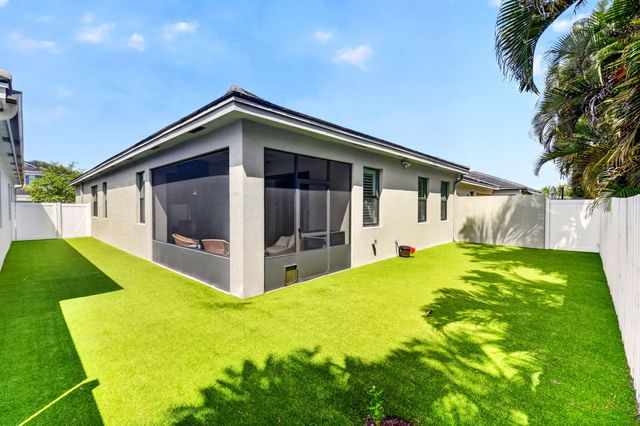 7527 Moonrise Drive, Lake Worth, FL 33467