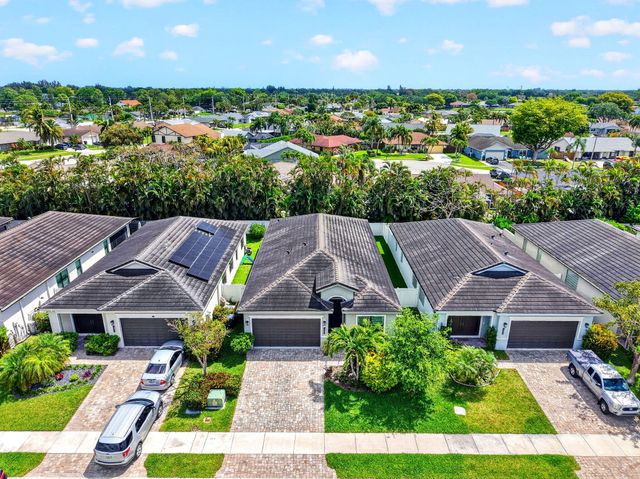 7527 Moonrise Drive, Lake Worth, FL 33467
