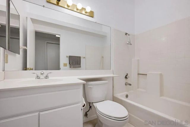 2304 N Apple Ave, Rialto, CA 92377