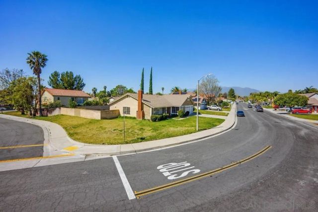 2304 N Apple Ave, Rialto, CA 92377