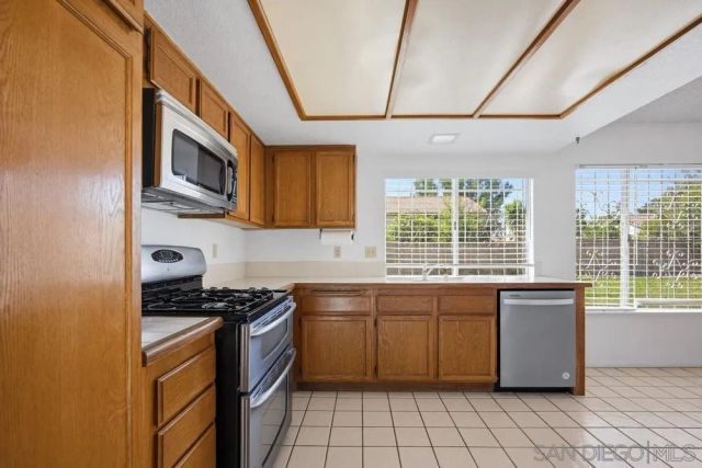 2304 N Apple Ave, Rialto, CA 92377