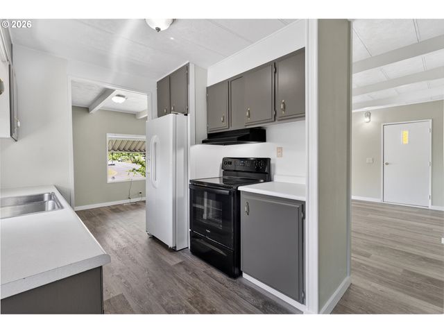 205 S 54TH St 20, Springfield, OR 97478