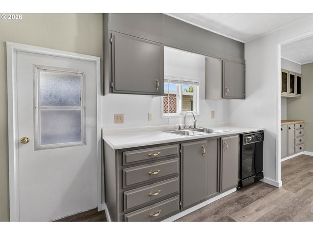 205 S 54TH St 20, Springfield, OR 97478