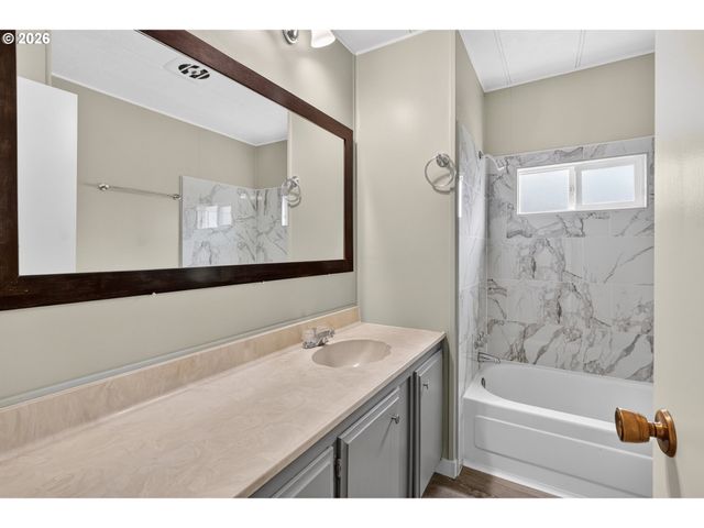205 S 54TH St 20, Springfield, OR 97478