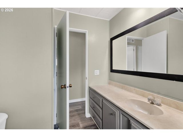 205 S 54TH St 20, Springfield, OR 97478