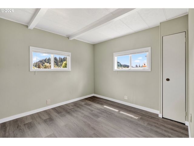 205 S 54TH St 20, Springfield, OR 97478