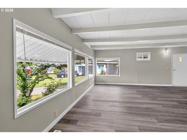 205 S 54TH St 20, Springfield, OR 97478