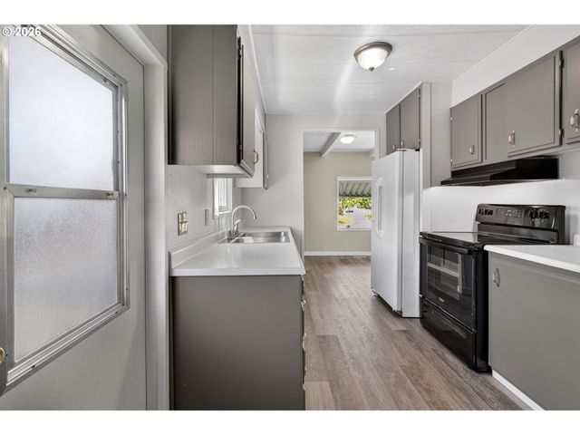 205 S 54TH St 20, Springfield, OR 97478