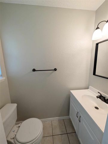 3513 Parkwoods Lane, Midwest City, OK 73110