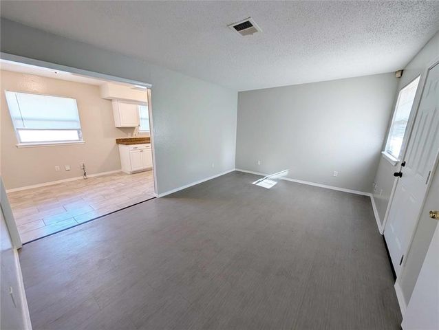 3513 Parkwoods Lane, Midwest City, OK 73110