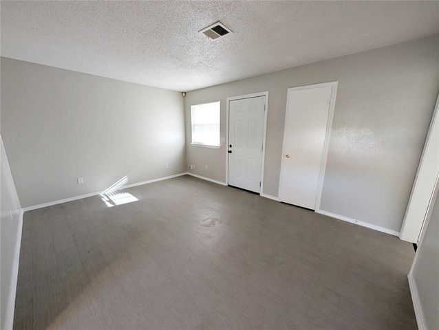 3513 Parkwoods Lane, Midwest City, OK 73110