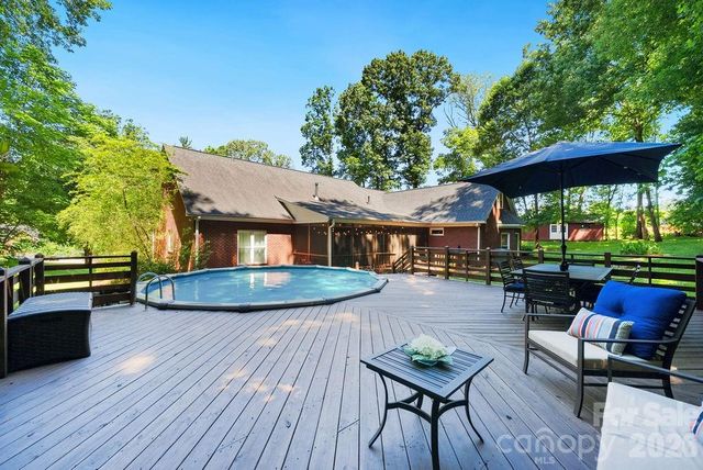 10846 Tyler Brook Lane, Charlotte, NC 28227