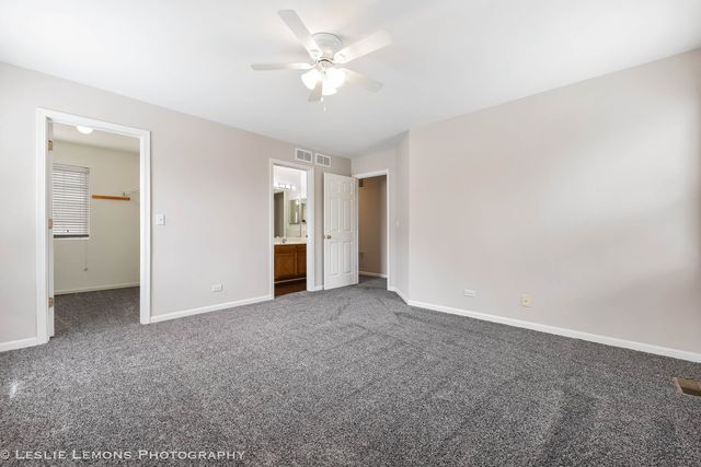 4137 Blackstone Drive 4137, Aurora, IL 60504