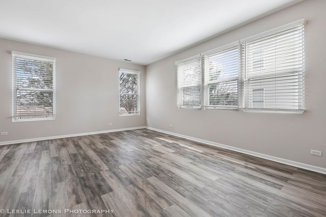 4137 Blackstone Drive 4137, Aurora, IL 60504