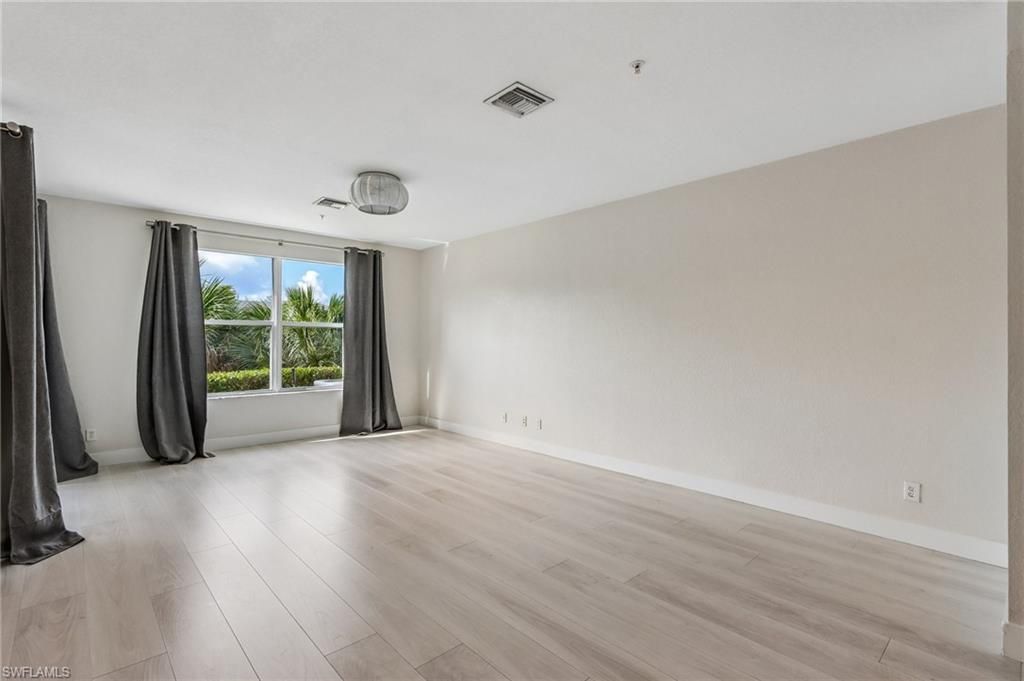 1410 Mariposa CIR 102, NAPLES, FL 34105 — photo 4