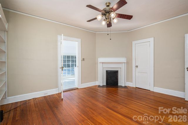 609 Hillcrest Avenue, Gastonia, NC 28052