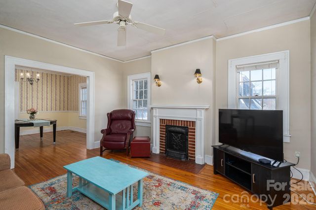 609 Hillcrest Avenue, Gastonia, NC 28052