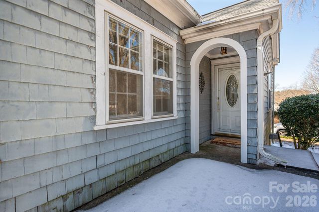 609 Hillcrest Avenue, Gastonia, NC 28052