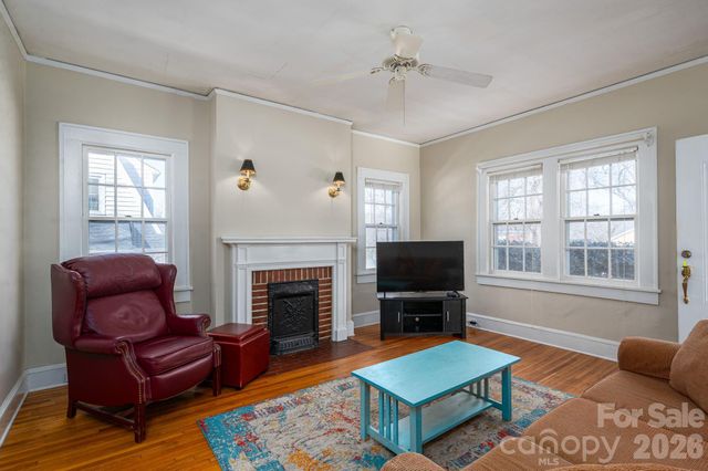 609 Hillcrest Avenue, Gastonia, NC 28052