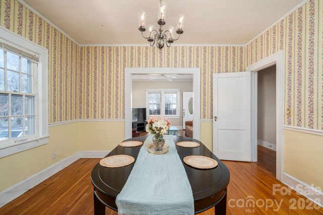 609 Hillcrest Avenue, Gastonia, NC 28052