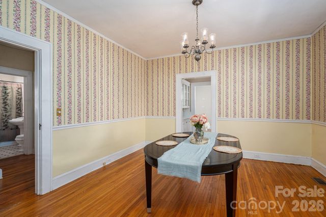 609 Hillcrest Avenue, Gastonia, NC 28052