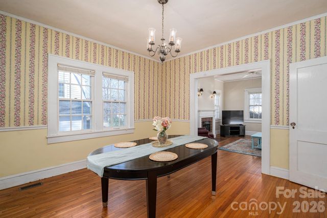 609 Hillcrest Avenue, Gastonia, NC 28052