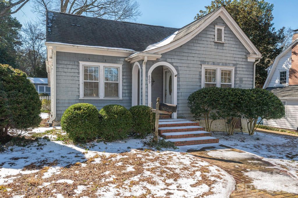 609 Hillcrest Avenue, Gastonia, NC 28052