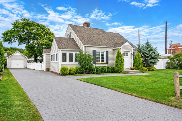 19 Cherry Avenue, West Sayville, NY 11796