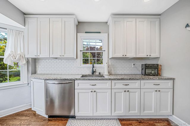 19 Cherry Avenue, West Sayville, NY 11796
