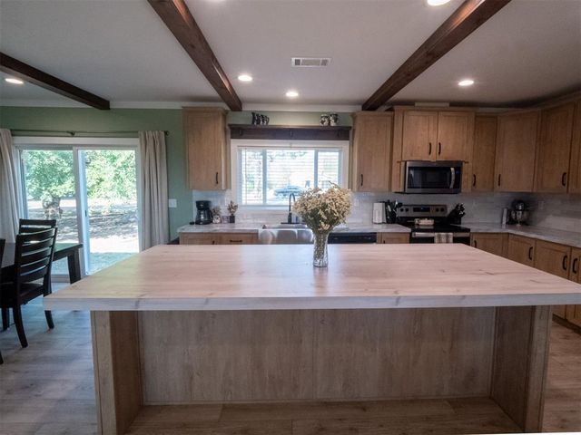 49940 Bob Crouch Drive, Earlsboro, OK 74840