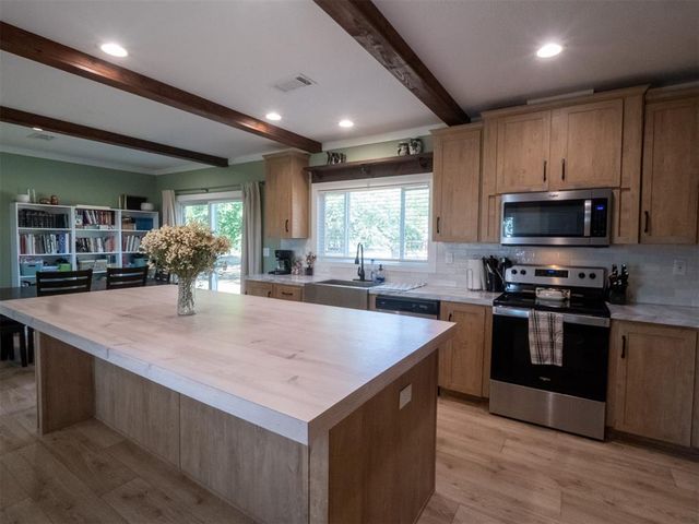49940 Bob Crouch Drive, Earlsboro, OK 74840