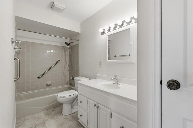 2324 WISCONSIN STREET, Oshkosh, WI 54901