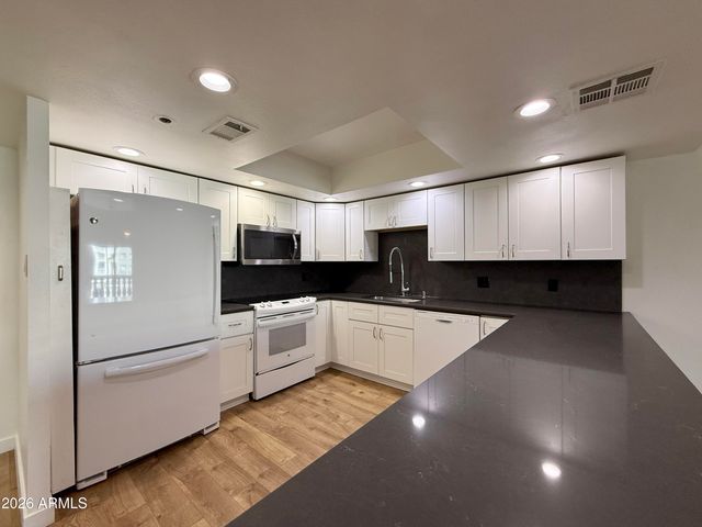 7850 E CAMELBACK Road 209, Scottsdale, AZ 85251