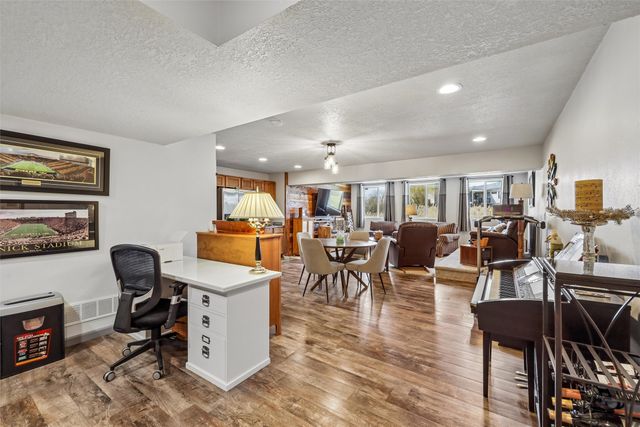 8375 Dakota Drive, West Des Moines, IA 50266