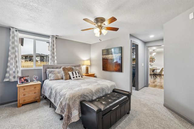 8375 Dakota Drive, West Des Moines, IA 50266