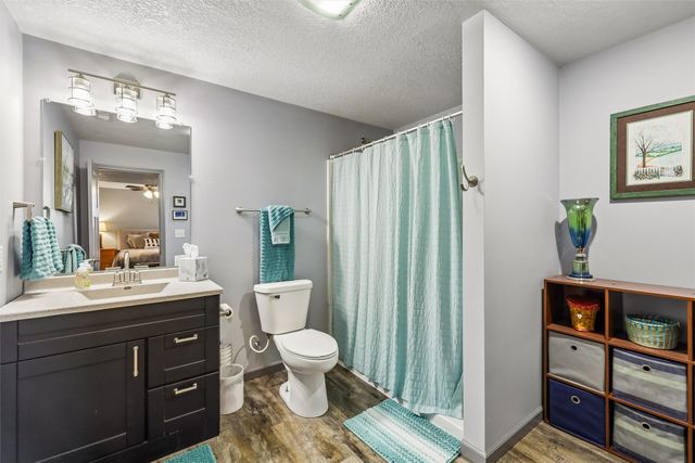 8375 Dakota Drive, West Des Moines, IA 50266