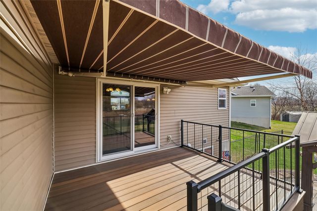 8375 Dakota Drive, West Des Moines, IA 50266