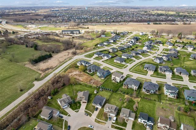 8375 Dakota Drive, West Des Moines, IA 50266