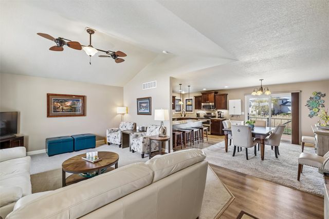 8375 Dakota Drive, West Des Moines, IA 50266