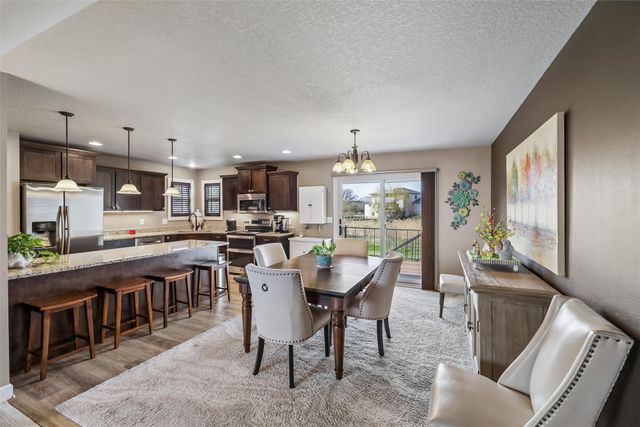 8375 Dakota Drive, West Des Moines, IA 50266