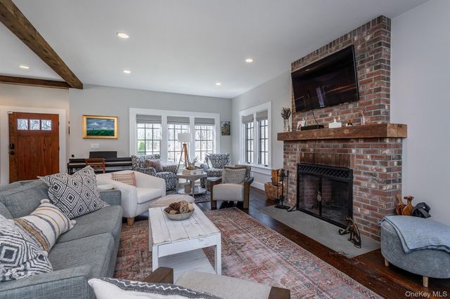 6 Byrds Hill Road, Pawling, NY 12564