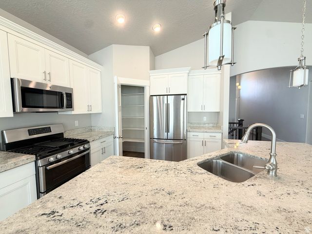 808 W VALLEY VIEW WAY, Lehi, UT 84048