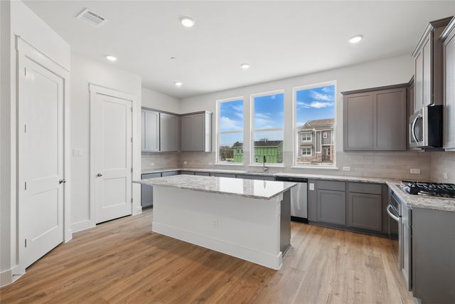 805 Heights Way, Plano, TX 75075